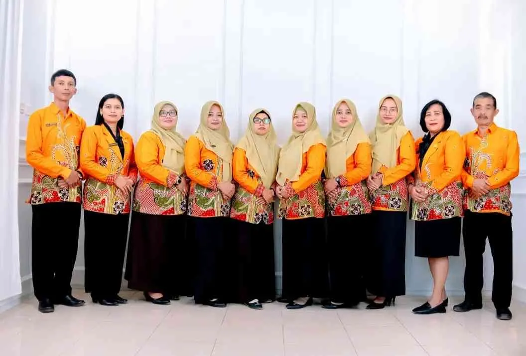 Bu Ari's Tailor: The Art of Sewing for Everyday Life in Cilacap
